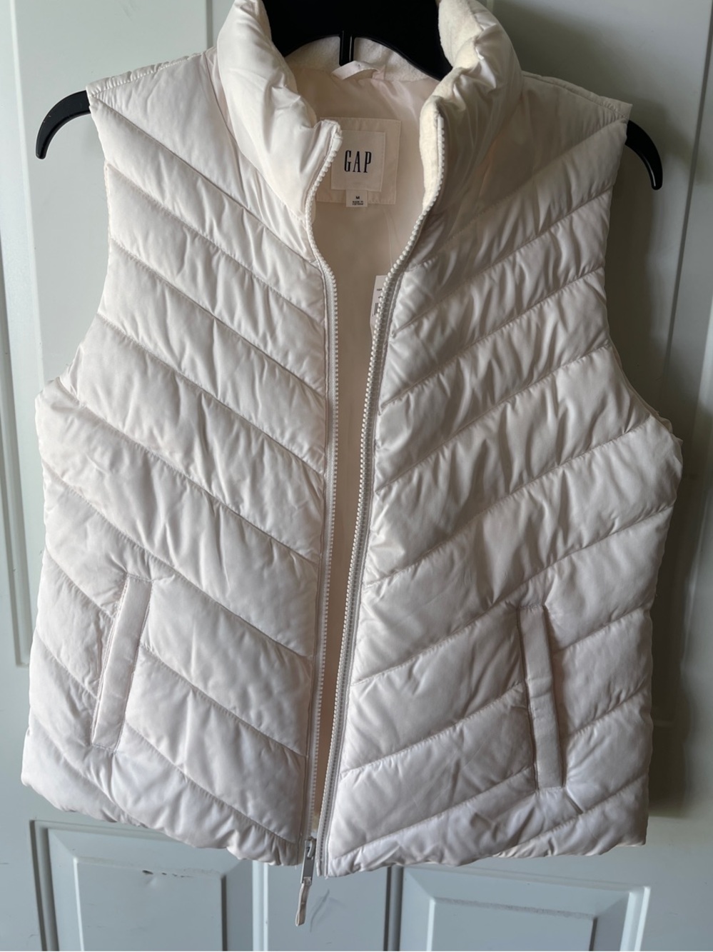 GAP Women's Cream Quilted Puffer Vest NWT